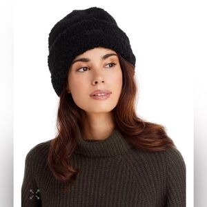 UGG Women's Cozy Black Beanie
